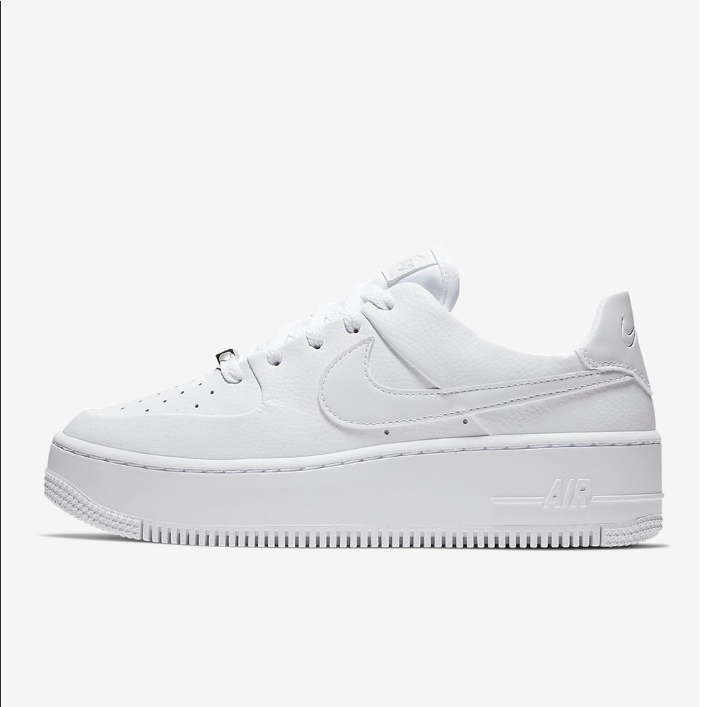 Nike Air Force 1 sage low platform